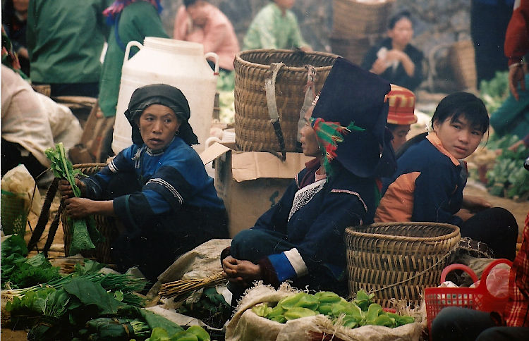 P Di ladies at MK market