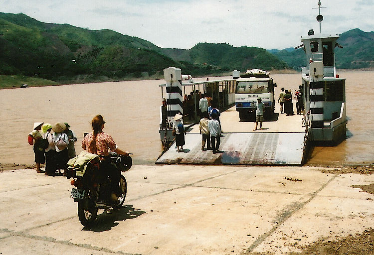 Van Yen Ferry