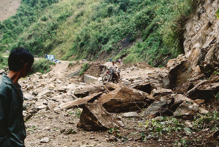 Rock slide: Muong Kim valley