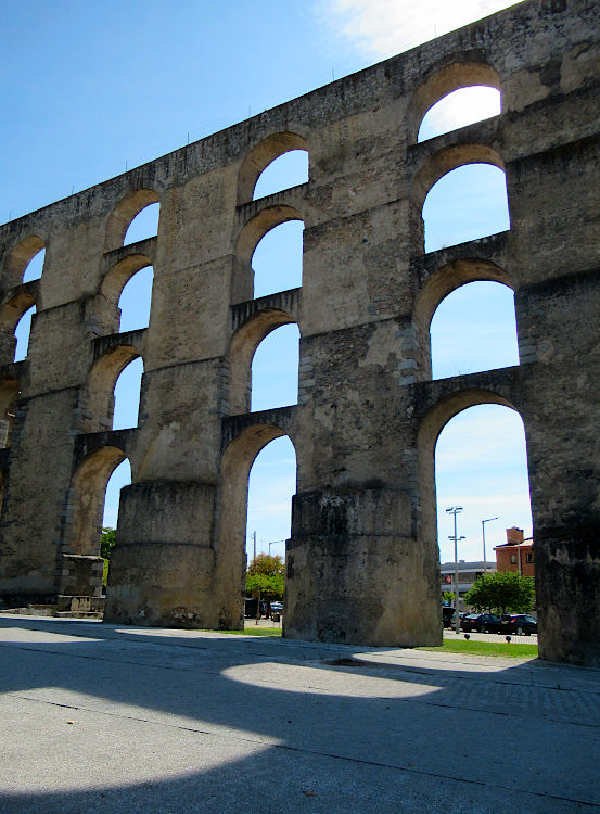 Amoreira Aqueduct