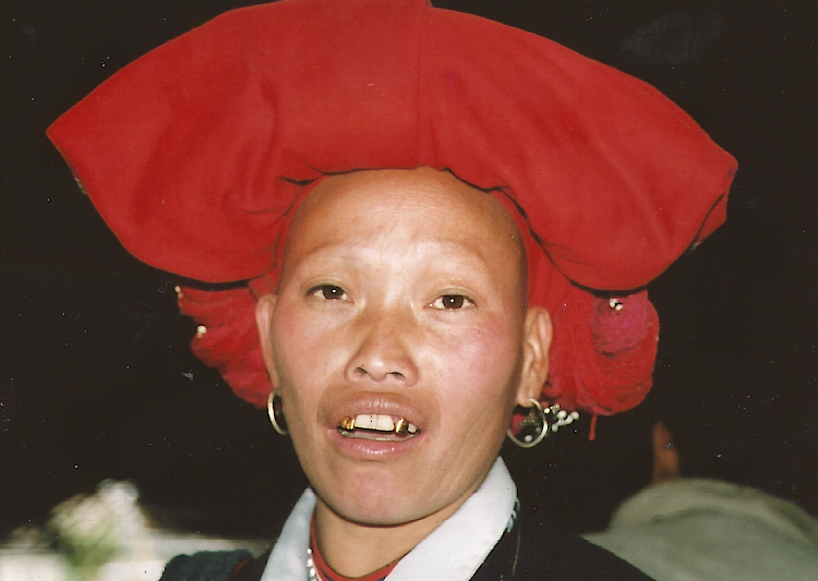 Red Dao lady